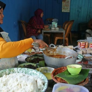 Jadi Gila Lepas Langgar Sumpahan 'Tak Boleh Jual Nasi'