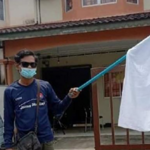 Mencurah-Curah Bantuan Datang Selepas Kibar Bendera Putih