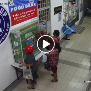 Orang Sediakan Food Bank, Keluarga Ni Ambil 'Buat Stok Kedai Runcit' Pula!