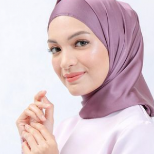 Orang Indonesia Mula Jatuh Cinta Dengan Amyra Rosli