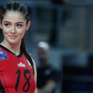 Zehra Gunes, Atlet Bola Tampar Turki Buat Ramai Jatuh Cinta Pandang Pertama!