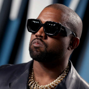 Masukkan 'Udara' Ketika Majlis Pelancaran Album Kanye West Pun Boleh Buat Duit?