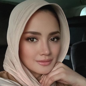 "Saya Nak Beli RM50 Pun Rasa Mahal,"-Punca Fazura Jual Tudung Murah