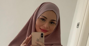 Izara Aishah Lebih Selesa Beli, Tak Terfikir Nak Jual Tudung