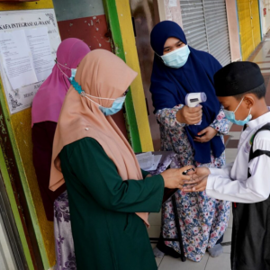 Guru Tak Lengkap Vaksin Jangan Datang Sekolah