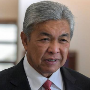 "Allah Gerakkan Hati Saya Untuk Rakam," -Anak Buktikan Zahid Hamidi Betul Sakit, Bukan Dibuat-Buat