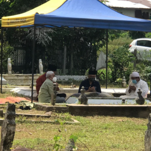 Perdana Menteri Sempat Ziarah Kubur Ibu Bapa Di Temerloh