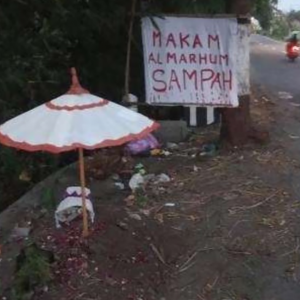 'Makam Almarhum Sampah'