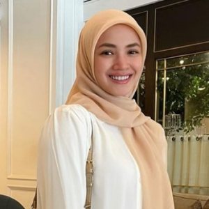 Fazura Teruja Dapat Syiling Emas Daripada Permaisuri Selangor