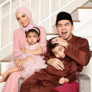 "Bekalan Untuk Alam Kubur Daddy Dan Mommy Nanti,"- Amar Baharin Syukur Anak Rajin Solat