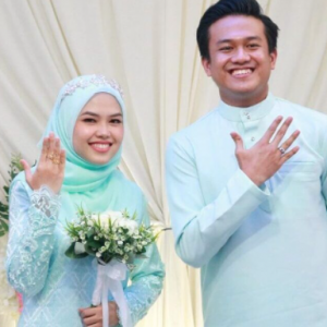 Azzam Dan Sheryl Bertunang, Nikah Tahun Depan