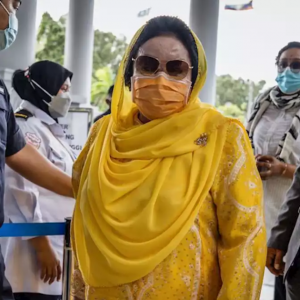 Rosmah Dapat Semula Pasport Ke Singapura Teman Anak Bersalin