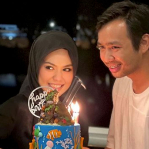 "Happy Birthday My Future Imam!'"- Zulin Aziz Puji Kekasih Tak Pernah Berkira