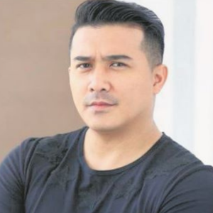 Aaron Aziz Jalani Penggambaran, Fizikalnya Pula Jadi Perhatian Warga Maya