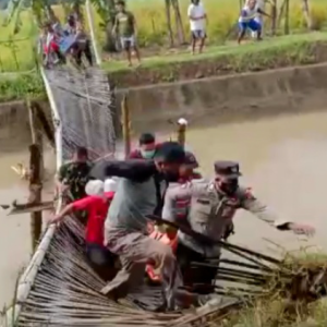 Jambatan Runtuh, Mayat Tercampak Dalam Sungai