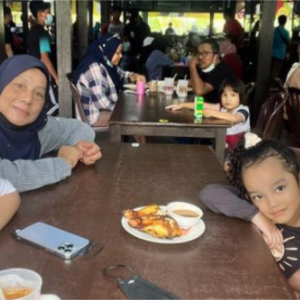 "Jap Lagi Ada Orang Meroyan Nampak Muka Cik Yam Sedih," Upload Gambar Anak, Fizo Omar Diminta Hati-Hati