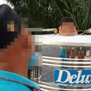 Lelaki Mengamuk Kecut Bila Polis Datang Sampai Sembunyi Dalam Tangki Air