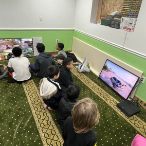 Masjid Di Amerika Syarikat Menyediakan Aktiviti Menarik Untuk Anak Muda, Nak Main PS4 Pun Boleh!