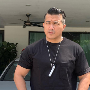 'Ingatlah Kami Hanya Pelakon, Tonton Dulu Sebelum Kecam' - Aaron Aziz