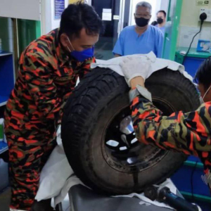 'Kau Main Macam Mana Sampai Jari Tersangkut Pada Rim Kereta Dik?'