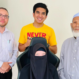 Mama Saya Rayu Mohon Bantu Yasin - Syed Saddiq