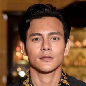 Muka Raya Nazim Othman Dah Siap! Tak Sakit Ke Cucuk-cucuk Tu?