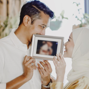 Mira Filzah Selamat Bersalin Bayi Lelaki