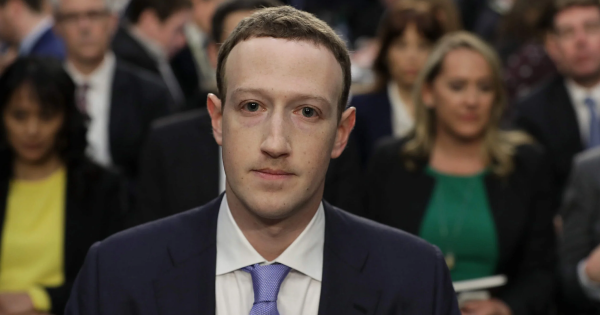 Mark Zuckerberg Disaman Kerana Salah Guna 70 Juta Data Pengguna Untuk Politik
