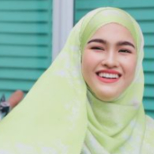 "Berlakon Tidak, Berniaga Tidak Tapi Shopping Mengalahkan Anak Tan Sri!"-Ada Yang Persoal Mana Elfira Loy Dapat Duit?