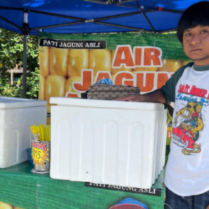 Amir Raja Lawak Dipuji Tak Malu Berniaga Air Jagung Tepi Jalan, Selalu Sedekah Jumaat Sampai Berbotol-Botol