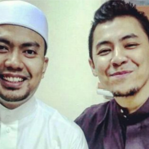 Ustaz Dedah Filem Berjaya Sebab Syamsul Yusof Jaga Solat- Ramai Perli, "Nak Tahu Juga Apa Amalan James Cameron Dan Steven Spielberg"