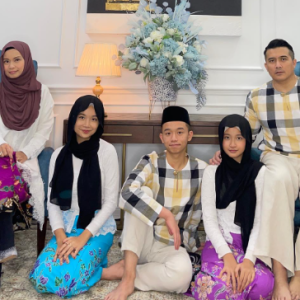 19 Tahun Kahwin, Aaron Aziz Puji Isteri Tak Pernah Tinggi Suara Atau Cakap Kesat