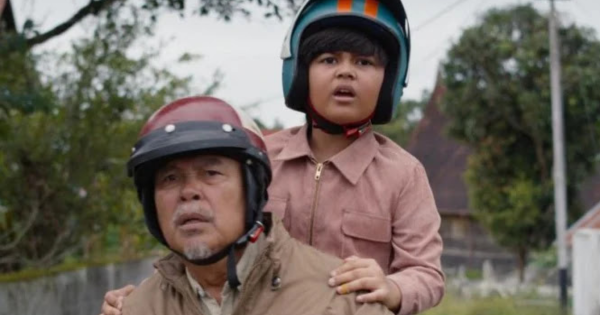 Ahmad Tamimi Siregar Jadi Hero Filem Pilihan Pengarah Indonesia Walau Usia Sudah 70 Tahun