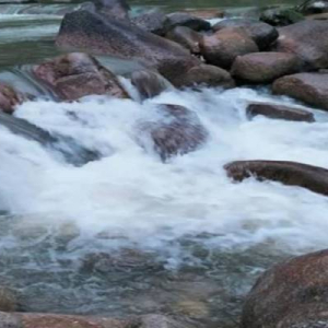 Budak Lemas Ketika Mandi Sungai Disyaki Tersepit Celah Batu