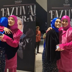 "Memang Sebiji Weh", Akhirnya Fazura Bertemu Dengan "Kembarnya" Elle Fara