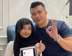 Aaron Aziz Selalu Stalk Mesej Dan DM Anak Perempuan, "Tak Percaya Mana-Mana Orang Dekati Anak-Anak"