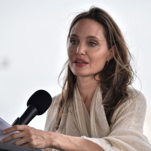 Angelina Jolie Lawat Pakistan Untuk Tarik Perhatian Mengenai Banjir
