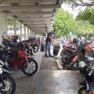 Tiada Pengawal Keselamatan Dan CCTV, Ramai Penumpang KTM Risau Motor Dicuri