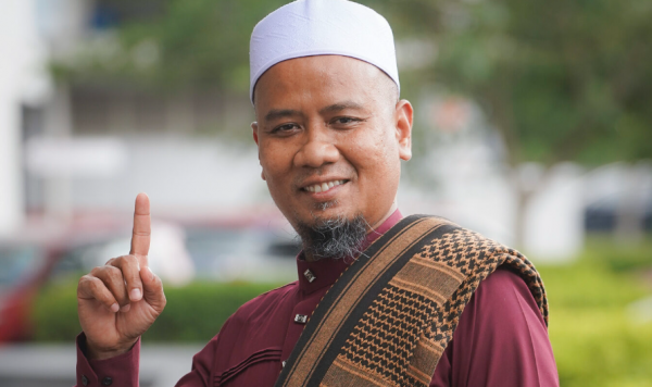 Faizal Ismail Lulus Permohonan Tauliah JAIS, Senang Nak Bagi Ceramah Selepas Ini