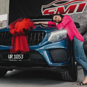 Enam Bulan Susah Payah Berniaga, Fatin Afeefa Beli Kereta Mewah Mercedes- "Bukan Daddy-Kasi"