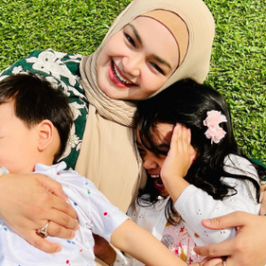 Siti Nurhaliza Nak Aafiyah Jadi Ahli Politik, Tapi Kalau Jadi Penyanyi Pun Tak Halang