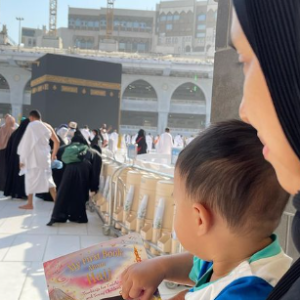 Ramai Teruja Tengok Mizz Nina Bawa Musa Ke Mekah Tunai Umrah