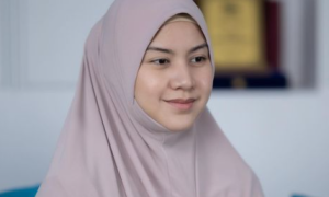 Tak Mampu Buat Apa-Apa, Tak Boleh Kawal Orang Tengok Filem Lisa Surihani Tak Tutup Aurat