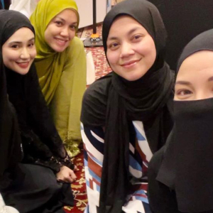 Ramai Puji Bella Astilah Cantik Bertudung Ke Majlis Ilmu Anjuran Neelofa