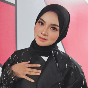 Hawa Rizwana Akui 'Down' Baca Komen Negatif Isu Hos MeleTOP, Tapi Tak Boleh Hidup Sangat Dengan Pujian