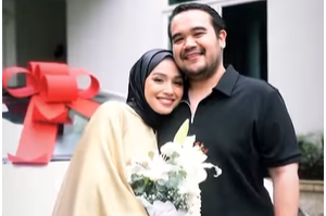 Tya Ariffin Terkedu Suami Hadiahkan Kereta Mewah Tesla, Harga Hampir Setengah Juta Ringgit