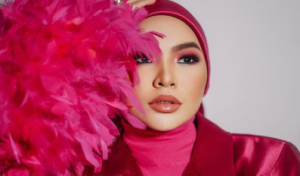 Aina Abdul Pernah Dibayar RM50 Je Nyanyi 20 Lagu, "Terpaksa Bahagi Dengan Lima Ahli Band"