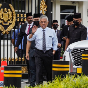 "Harap Semua Bersabar Dan Bertenang, Saya Tidak Akan Keluarkan Apa-Apa Kenyataan,"-Agong