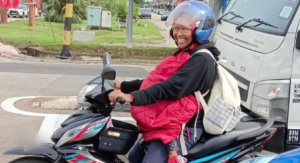 Sanggup Gadai Nyawa, Wanita Naik Kapcai Dari JB Ke Mentakab Bawa Anak Balik Kampung