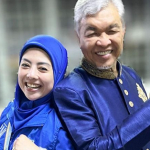 Nurul Hidayah Kongsi Mesej Whatsapp Pertahan Bapa Sendiri, Hairan Kumpulan Anti Zahid Semakin Meroyan